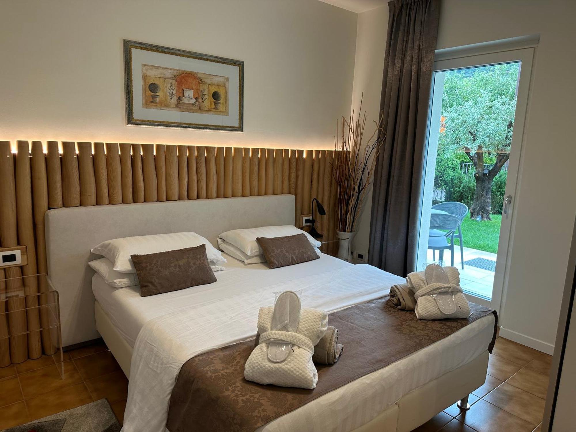 Residence Villa Dalila - Appartamento Dalila 加尔达湖滨 外观 照片