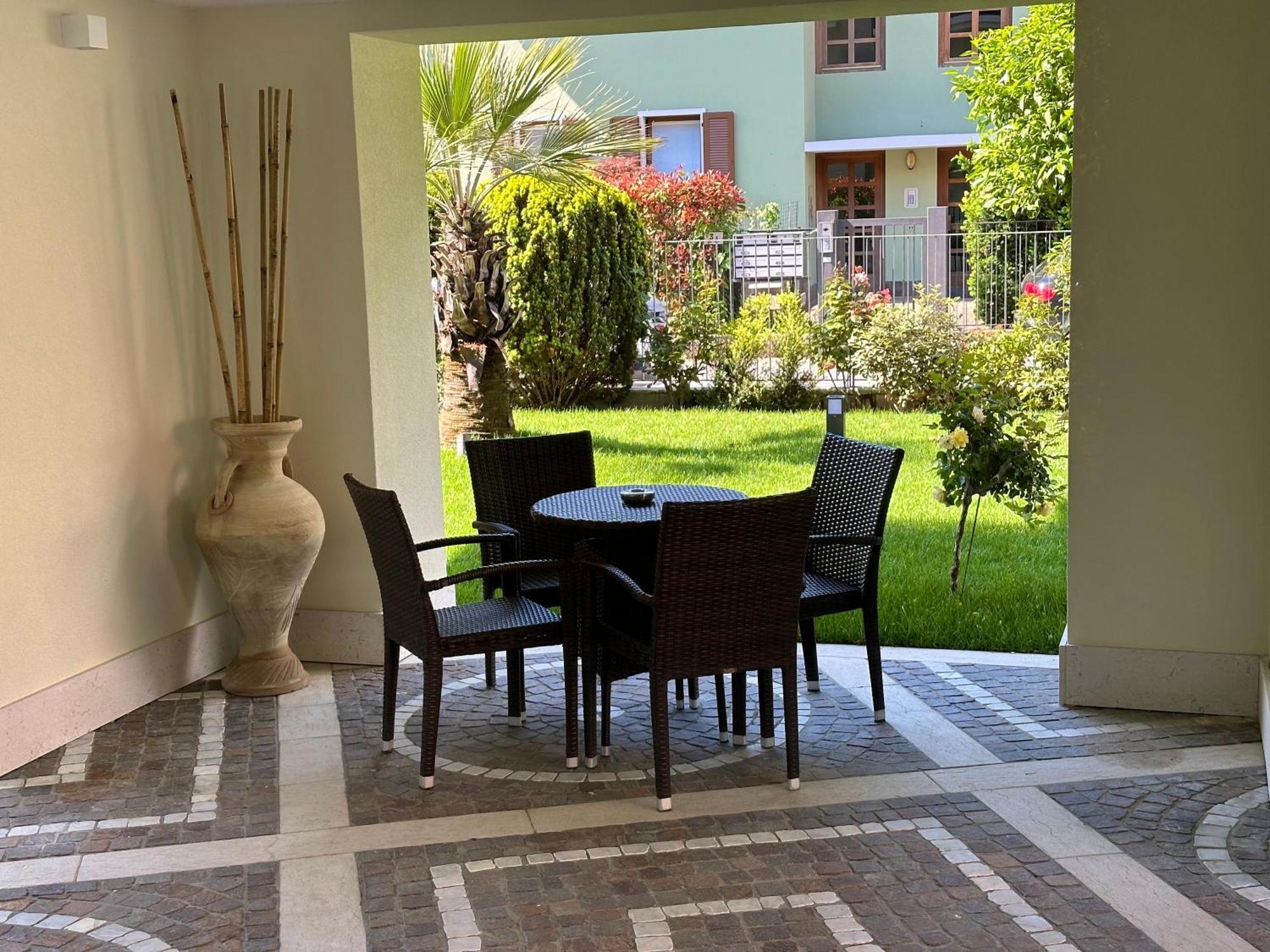Residence Villa Dalila - Appartamento Dalila 加尔达湖滨 外观 照片