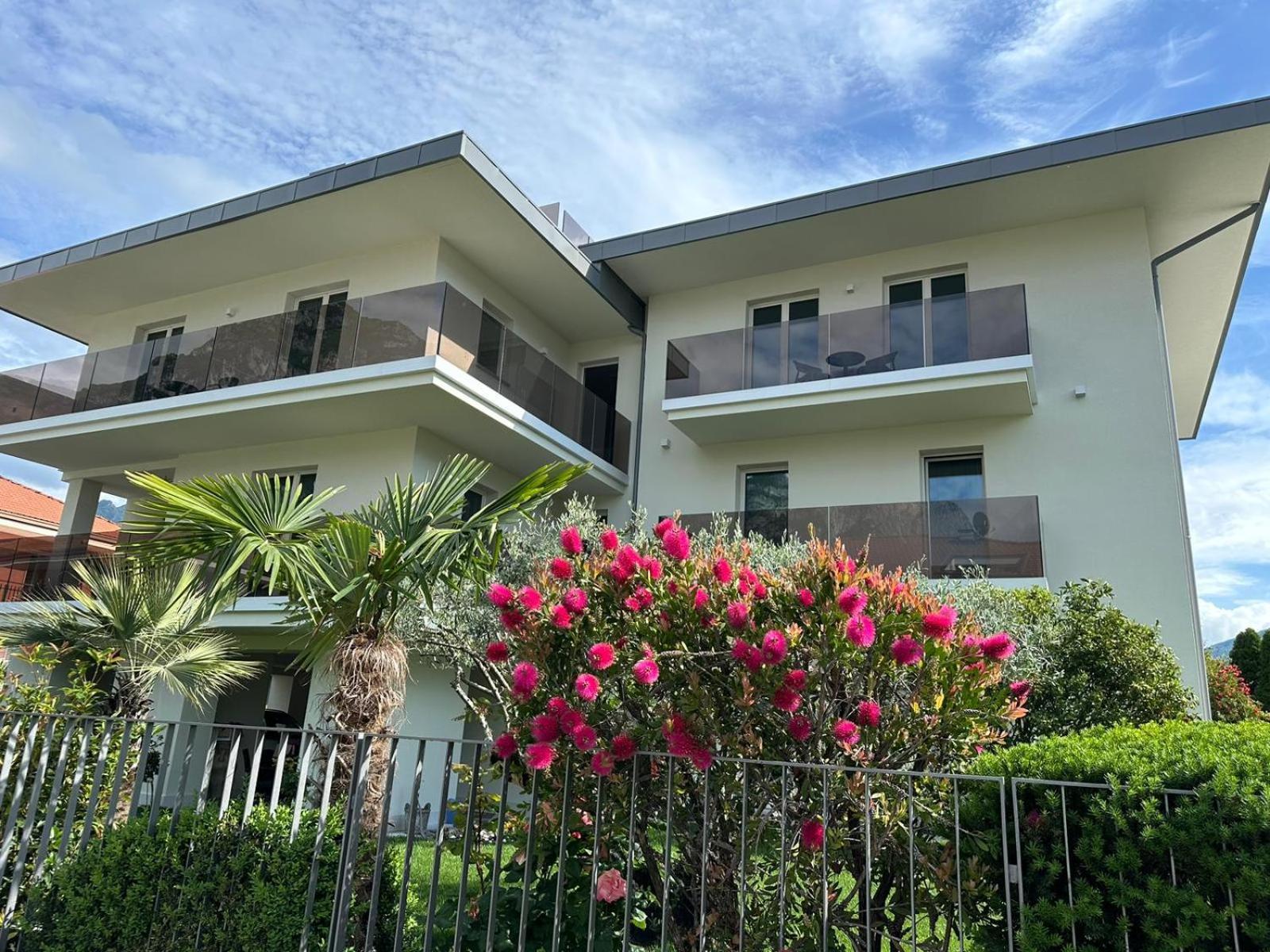 Residence Villa Dalila - Appartamento Dalila 加尔达湖滨 外观 照片