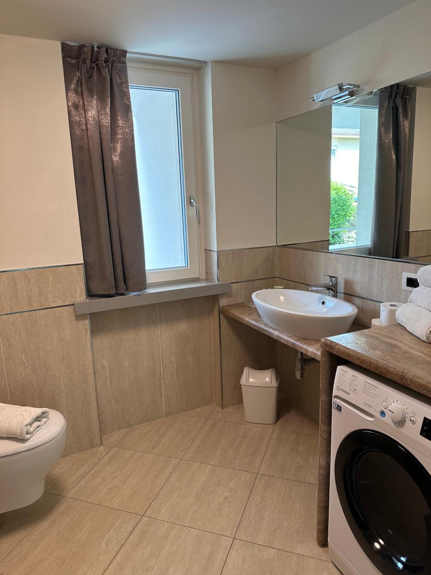 Residence Villa Dalila - Appartamento Dalila 加尔达湖滨 外观 照片