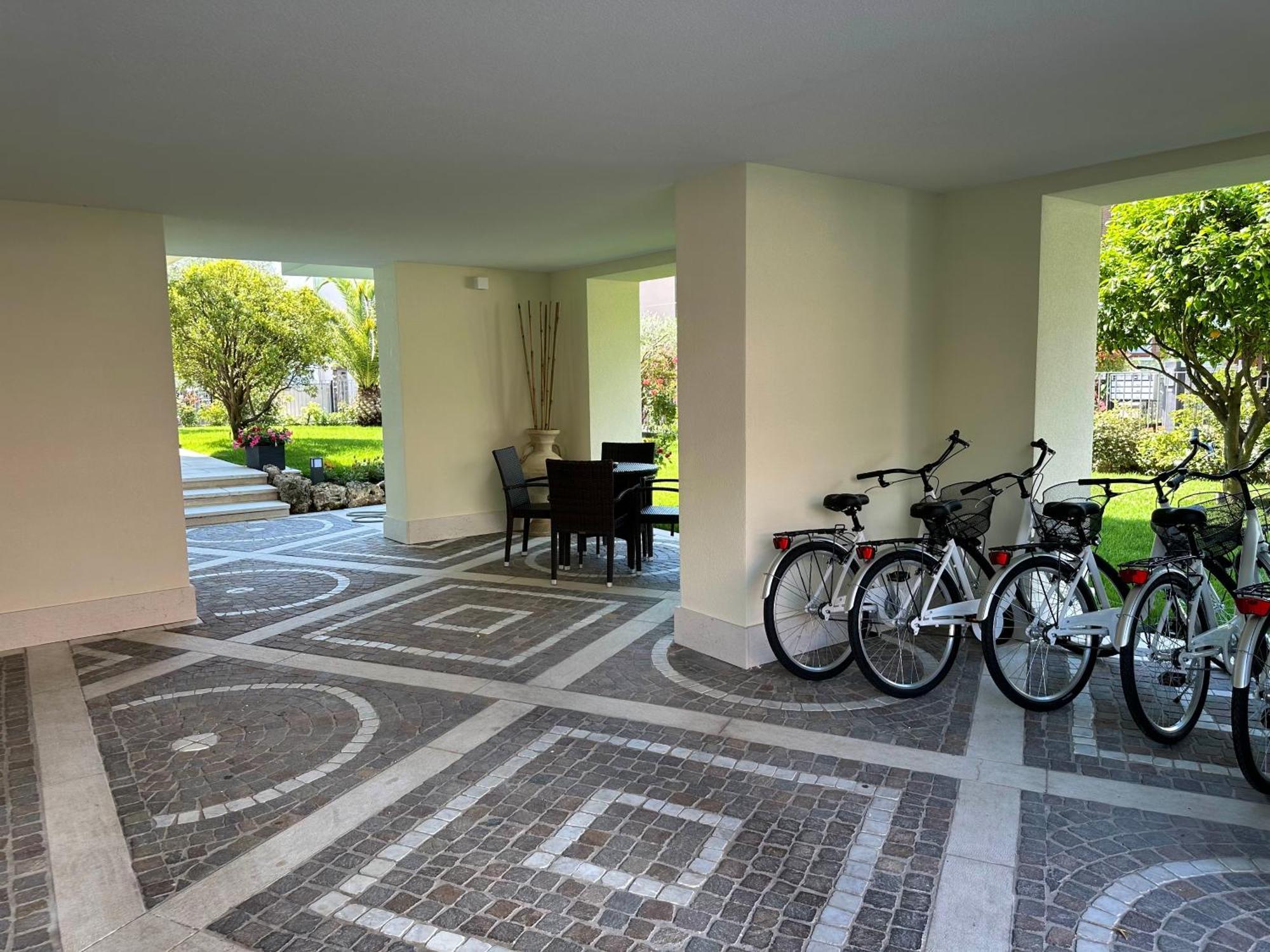Residence Villa Dalila - Appartamento Dalila 加尔达湖滨 外观 照片