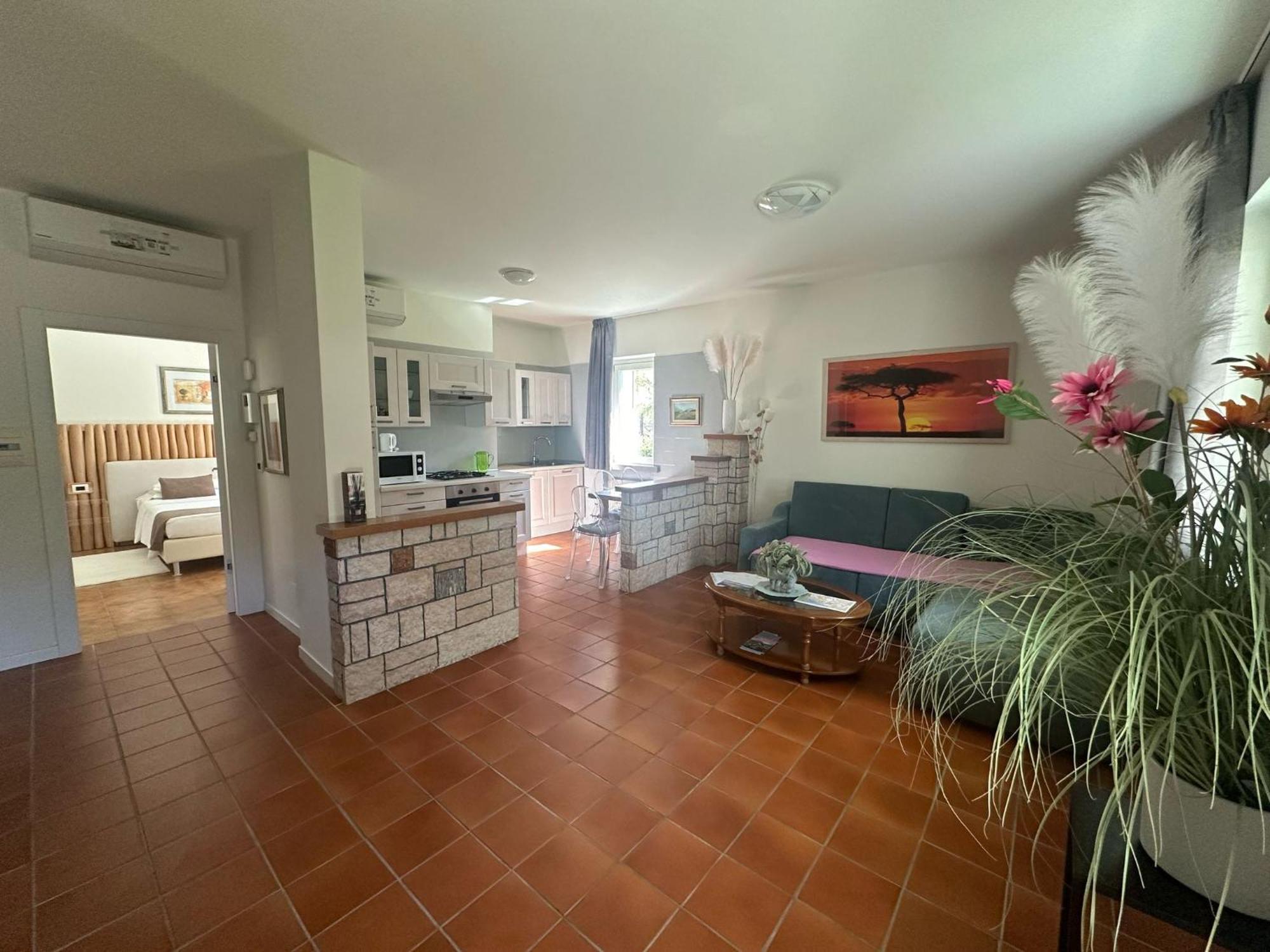 Residence Villa Dalila - Appartamento Dalila 加尔达湖滨 外观 照片